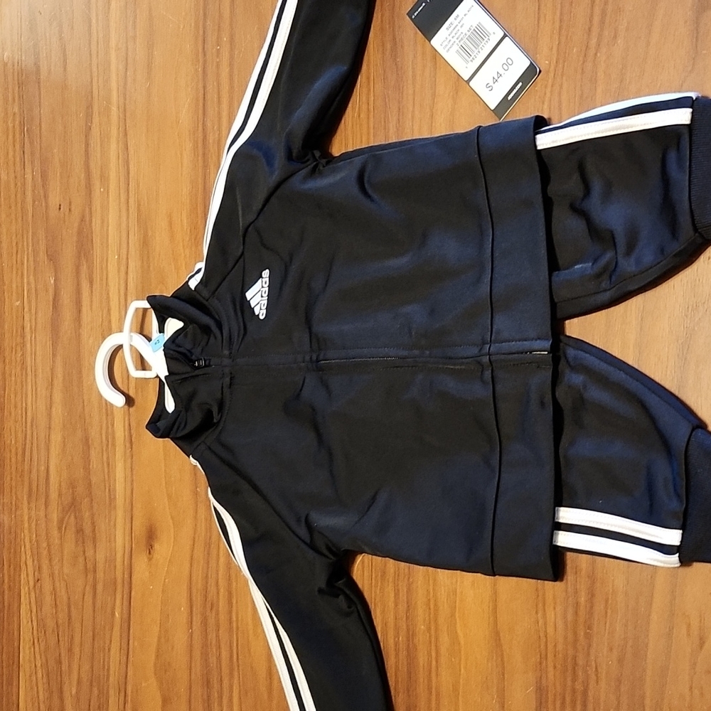 Adidas sweat suit 6-9 months new with tags